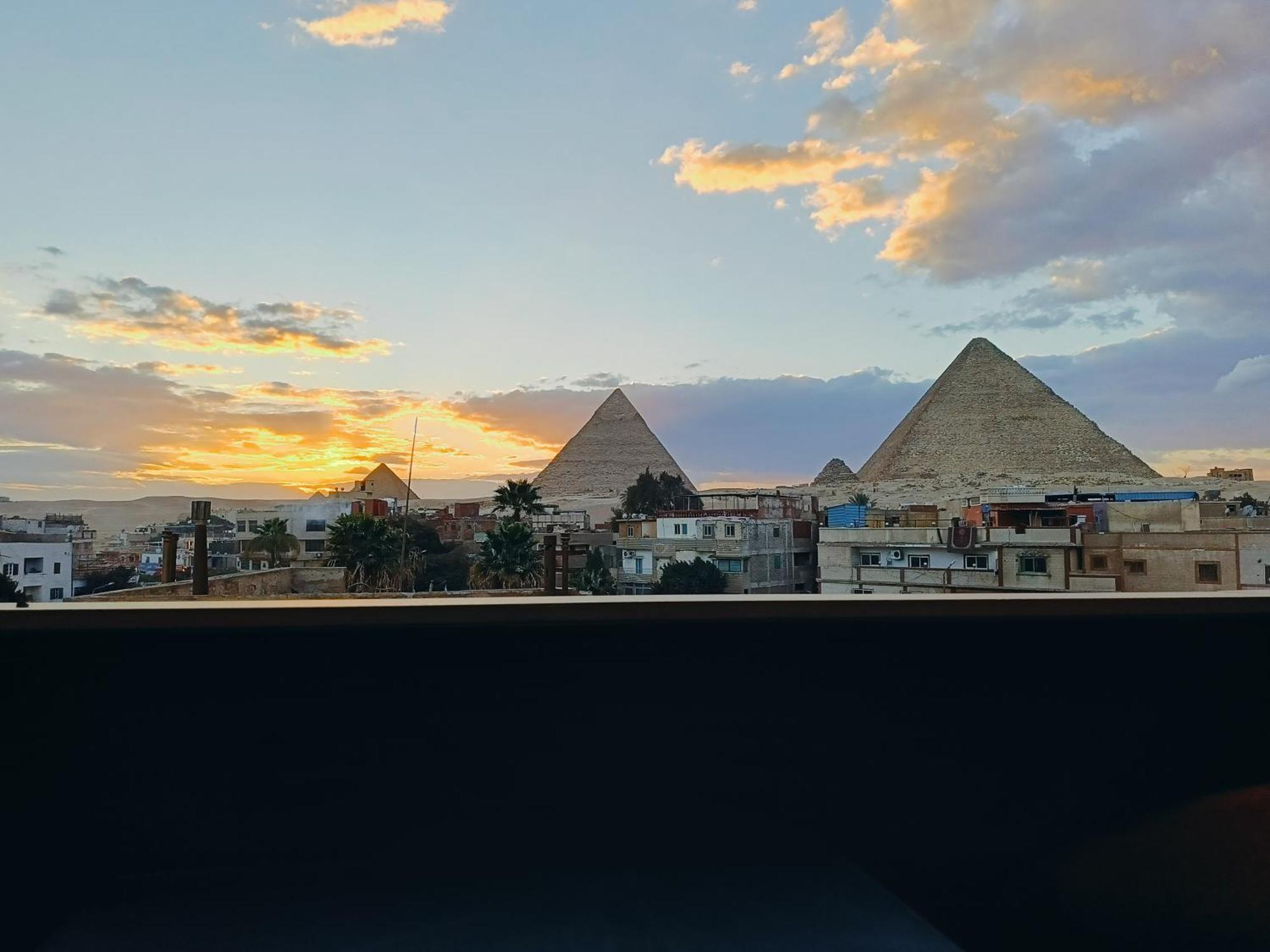 Готель Magic Golden Pyramids View Kafrat al Jabal Екстер'єр фото