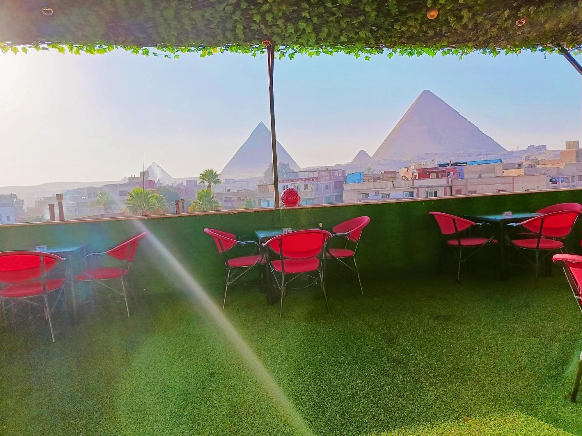Готель Magic Golden Pyramids View Kafrat al Jabal Екстер'єр фото