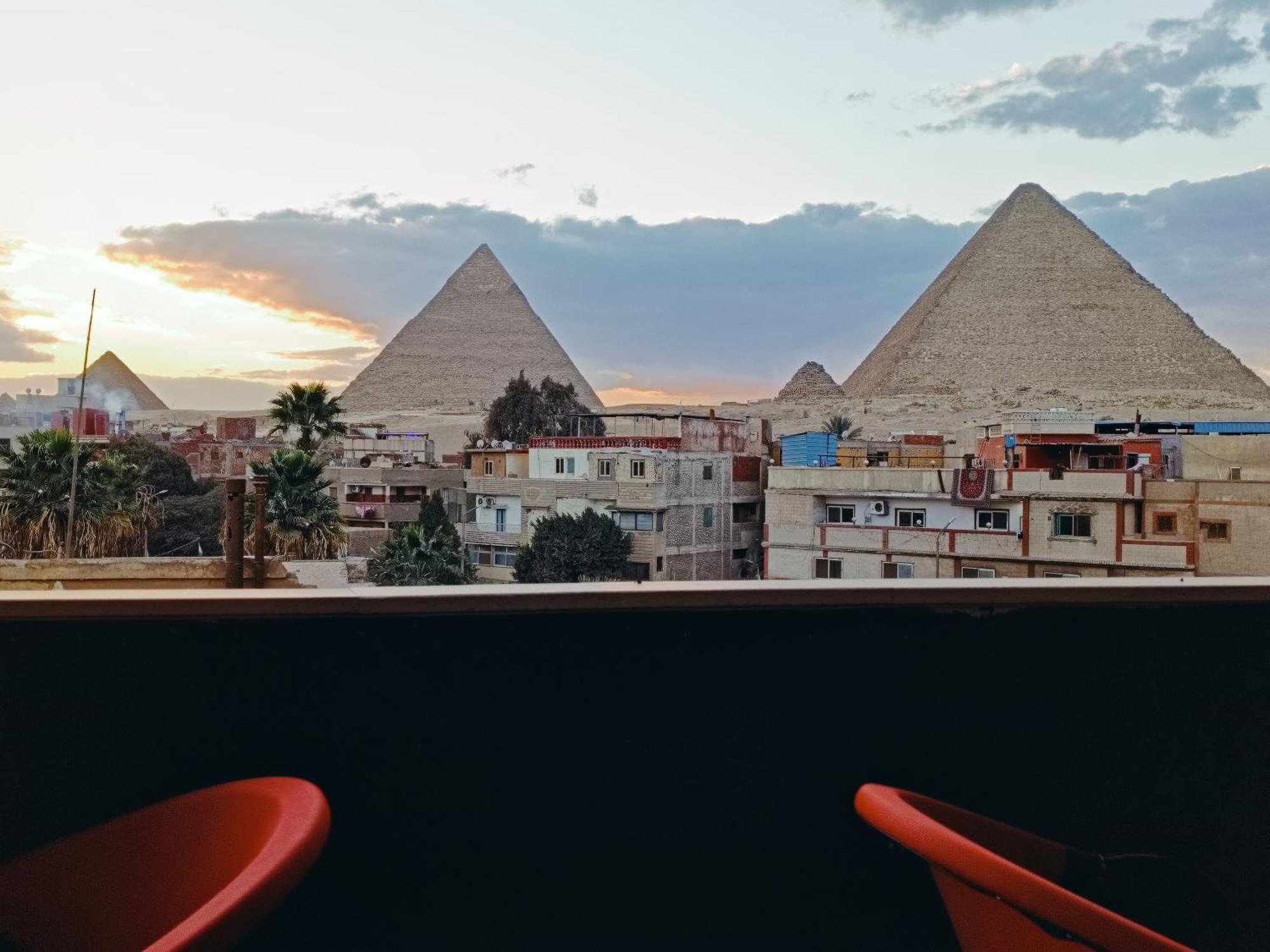 Готель Magic Golden Pyramids View Kafrat al Jabal Екстер'єр фото