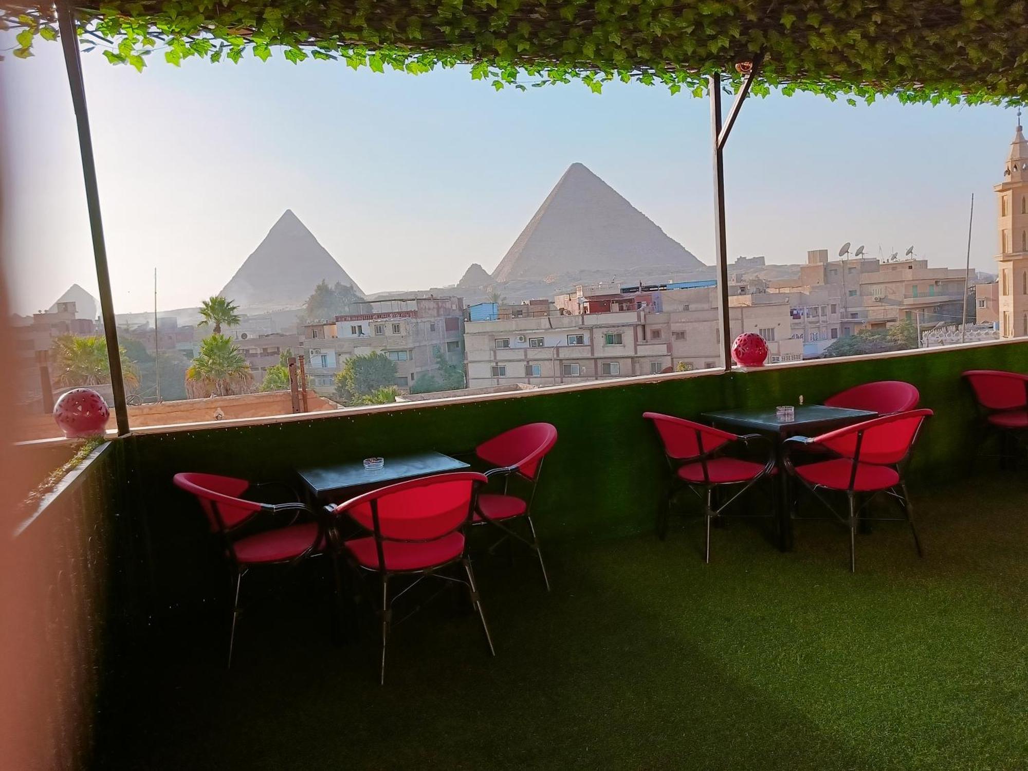 Готель Magic Golden Pyramids View Kafrat al Jabal Екстер'єр фото