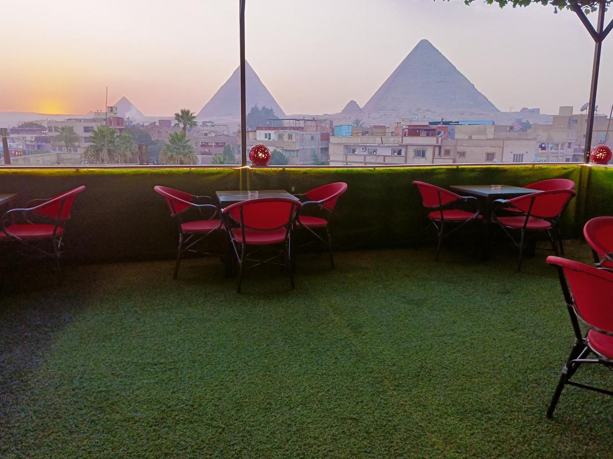 Готель Magic Golden Pyramids View Kafrat al Jabal Екстер'єр фото