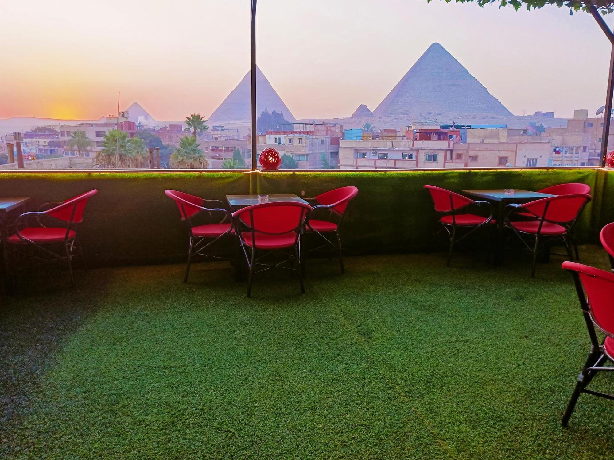 Готель Magic Golden Pyramids View Kafrat al Jabal Екстер'єр фото
